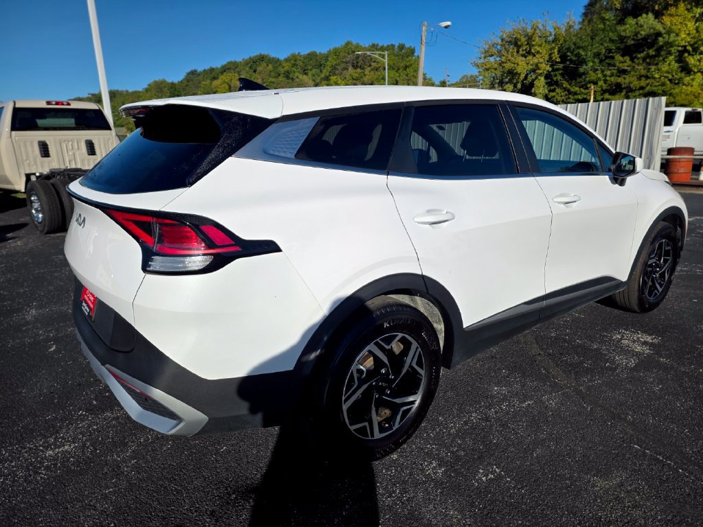 Used 2025 Kia Sportage LX FWD image 8