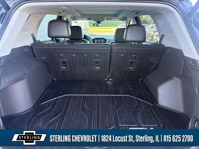 Used 2022 GMC Terrain SLT w/ Infotainment Package II AWD/4WD image 32