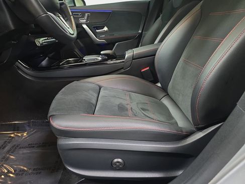 Used 2023 Mercedes-Benz CLA 250 4MATIC image 27