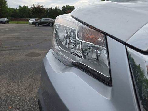 Used 2018 Subaru Forester 2.5i Limited AWD/4WD image 6