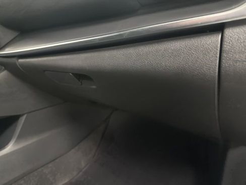 Used 2024 Nissan Rogue S image 9