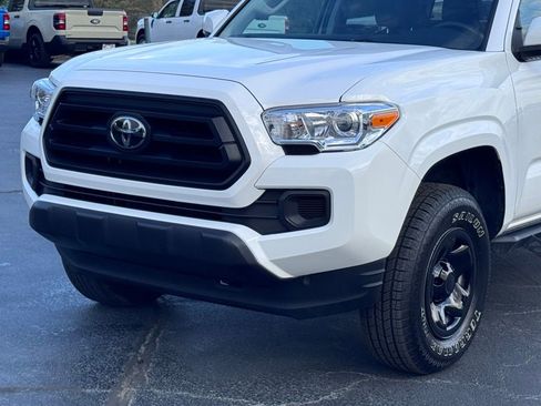 Used 2023 Toyota Tacoma SR AWD/4WD image 32