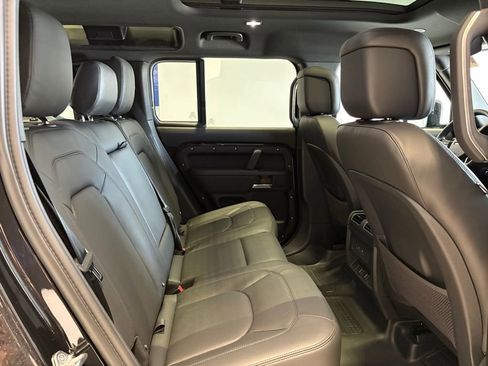 New 2026 Land Rover Defender 110 X-Dynamic SE AWD/4WD image 17