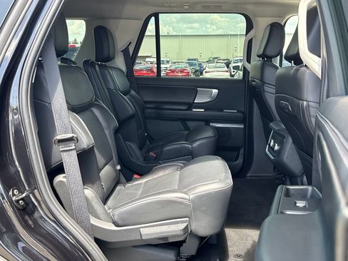 Certified 2025 Ford Expedition Platinum AWD/4WD image 33