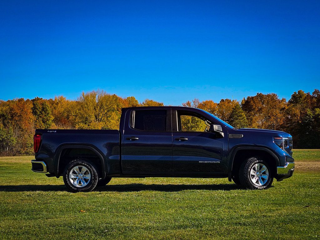 Used 2023 GMC Sierra 1500 Pro w/ Pro Value Package AWD/4WD image 2