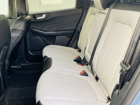 New 2026 Ford Escape SE w/ PHEV Premium Package image 10