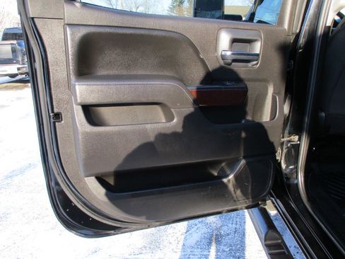 Used 2017 GMC Sierra 2500 SLE w/ SLE Preferred Package image 30