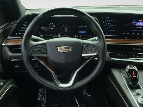 Used 2023 Cadillac Escalade Premium Luxury AWD/4WD image 10