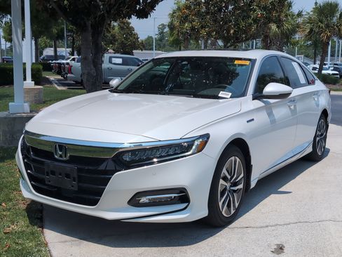 Used 2020 Honda Accord Touring image 5