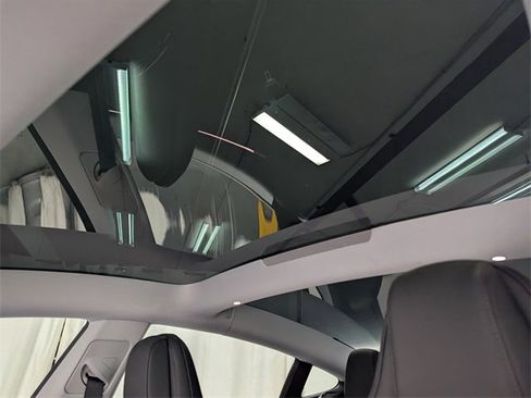 Used 2024 Tesla Model 3 Performance image 14