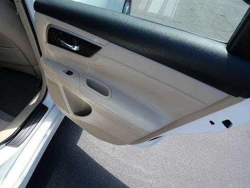 Used 2013 Nissan Altima 2.5 SL FWD image 25