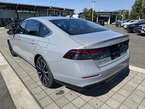 Used 2024 Honda Accord Touring image 7