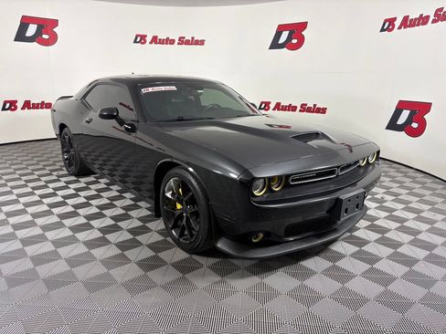 Used 2019 Dodge Challenger GT w/ Plus Package RWD image 8