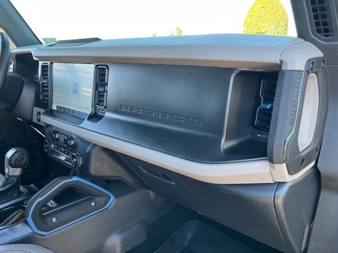 Used 2023 Ford Bronco Wildtrak image 29