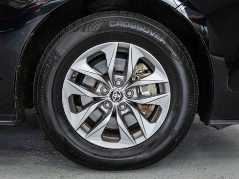 Used 2022 Toyota Sienna XLE image 12