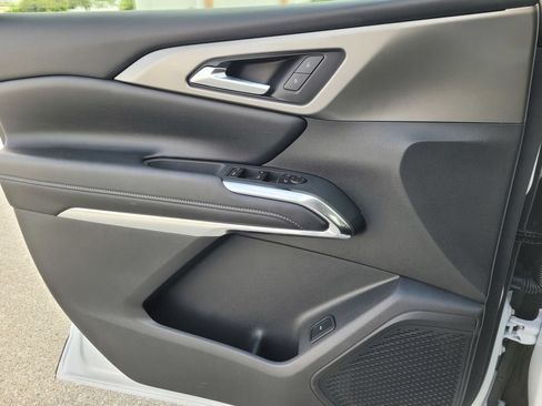 New 2026 Chevrolet Traverse LT w/ Sun and Wheel Package FWD image 25