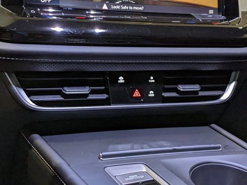 New 2026 Volkswagen Atlas Cross Sport SE image 17