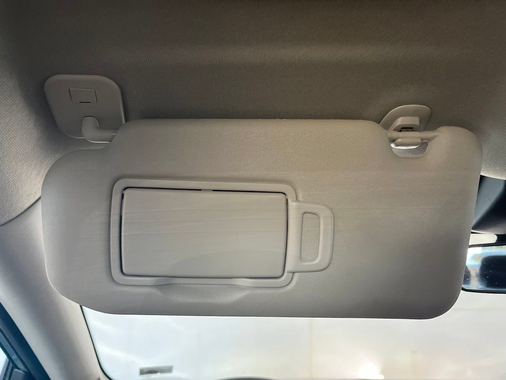 Used 2025 Nissan Sentra SR FWD image 70
