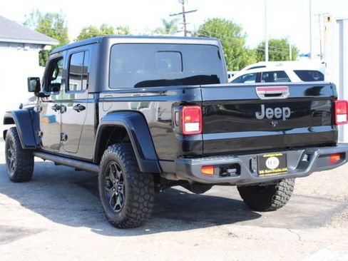 Used 2023 Jeep Gladiator Sport AWD/4WD image 3