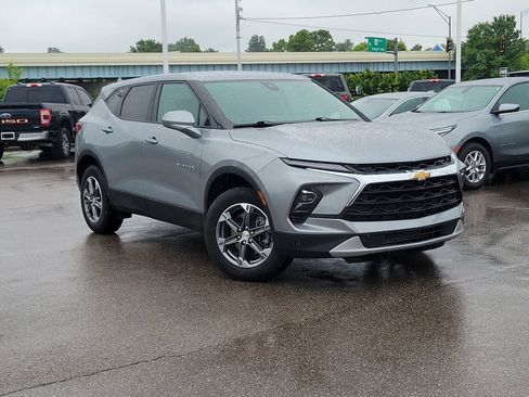 Used 2025 Chevrolet Blazer LT FWD image 31