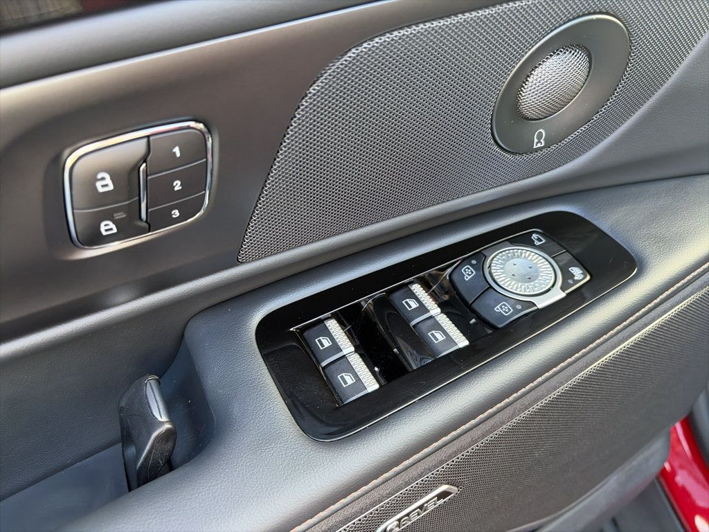 Used 2026 Lincoln Nautilus Reserve AWD/4WD image 19