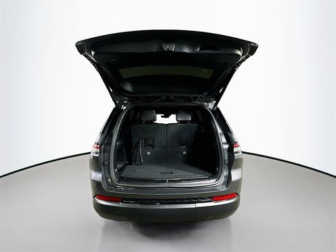 Used 2025 Jeep Grand Cherokee L Limited w/ Black Appearance Package image 38