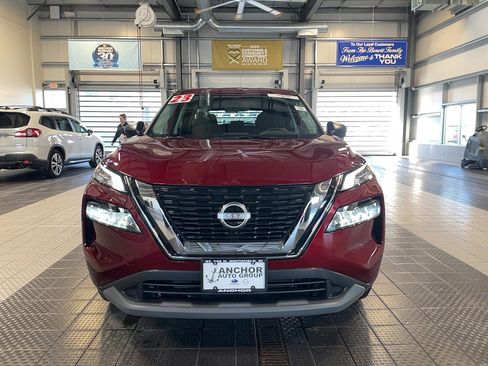 Used 2023 Nissan Rogue S image 2