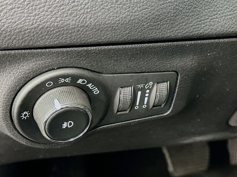 Used 2018 Jeep Compass Limited AWD/4WD image 17
