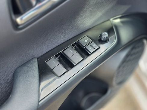 Used 2019 Toyota Prius Prime Advanced image 22