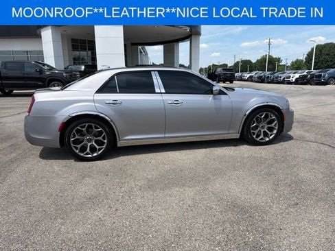 Used 2018 Chrysler 300 S w/ 300S Premium Group RWD image 13