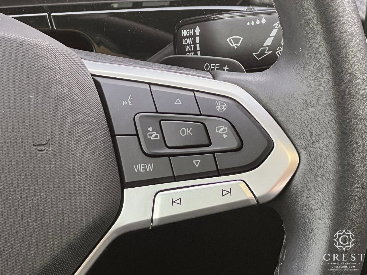 Used 2025 Volkswagen Atlas Peak Edition SE AWD/4WD image 13