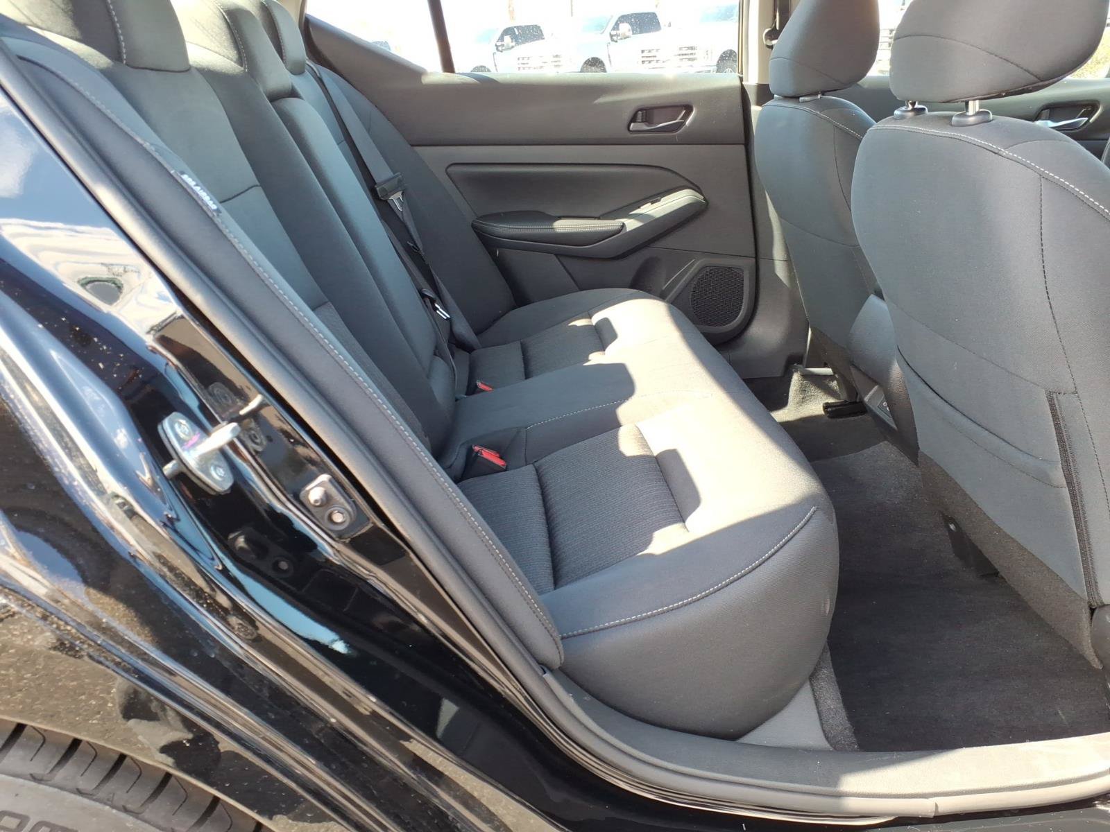 Used 2025 Nissan Altima 2.5 SV FWD image 13