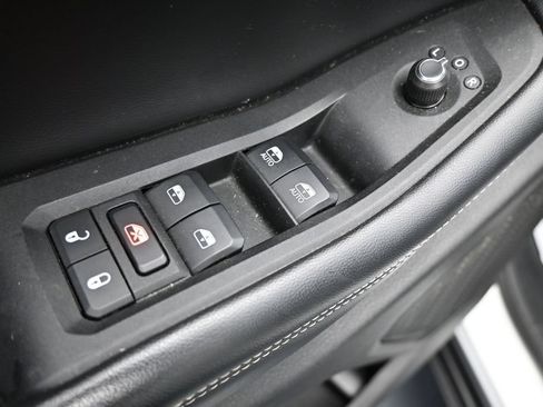 Used 2023 Jeep Grand Cherokee L Laredo AWD/4WD image 11