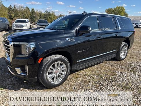 Used 2021 GMC Yukon XL SLT w/ SLT Premium Package image 1