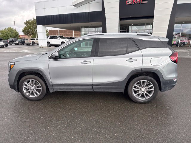 Used 2024 GMC Terrain SLT AWD/4WD image 8