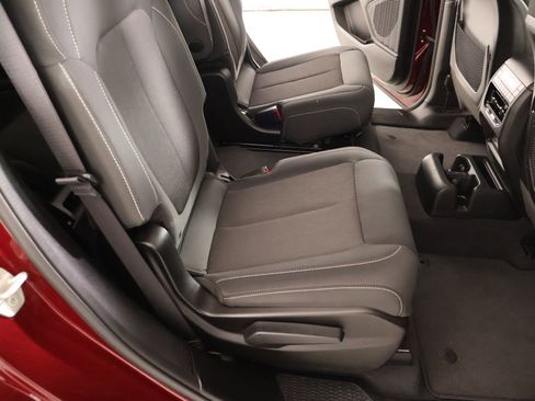 Used 2023 Jeep Grand Cherokee L Laredo image 14