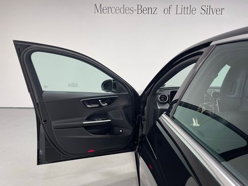 Used 2025 Mercedes-Benz C 300 4MATIC Sedan image 17
