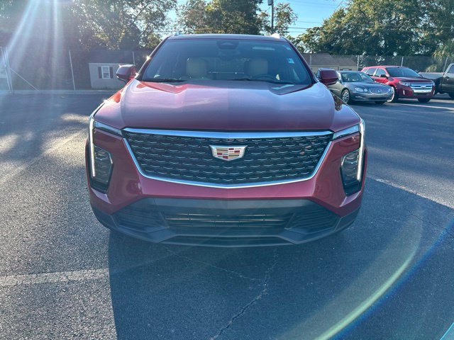 Certified 2024 Cadillac XT4 Luxury w/ Cold Weather Package FWD image 7