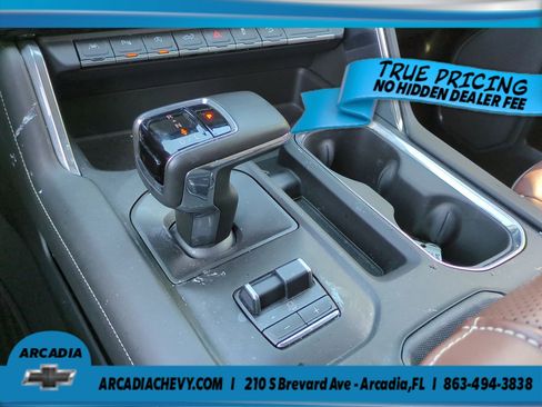 Used 2023 GMC Sierra 1500 Denali Ultimate AWD/4WD image 8