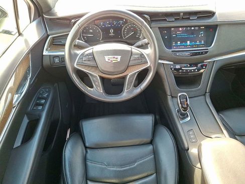 Used 2017 Cadillac XT5 Platinum w/ Driver Assist Package image 11