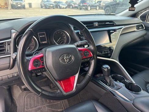 Used 2018 Toyota Camry SE image 10