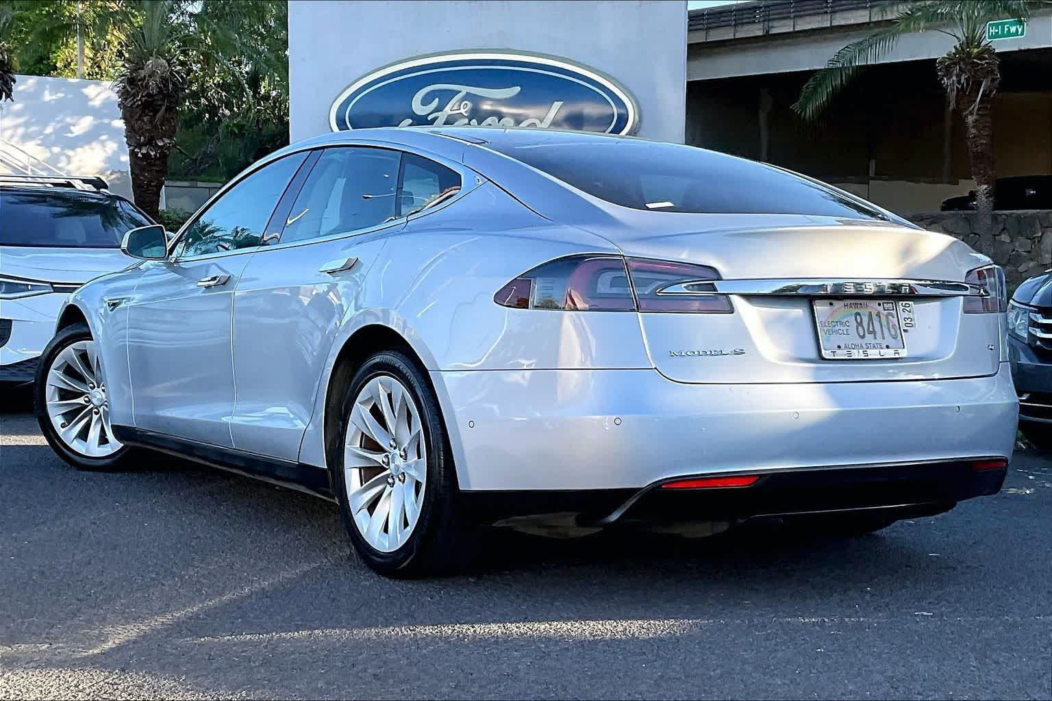 Used 2016 Tesla Model S 70 RWD image 4