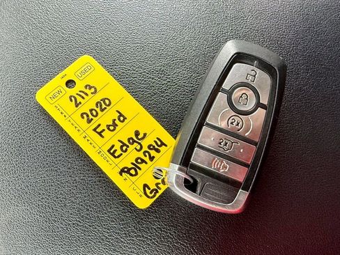 Used 2020 Ford Edge Titanium w/ Equipment Group 301A AWD/4WD image 40