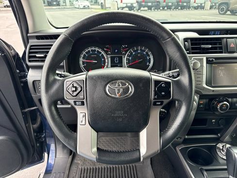 Certified 2017 Toyota 4Runner SR5 AWD/4WD image 22
