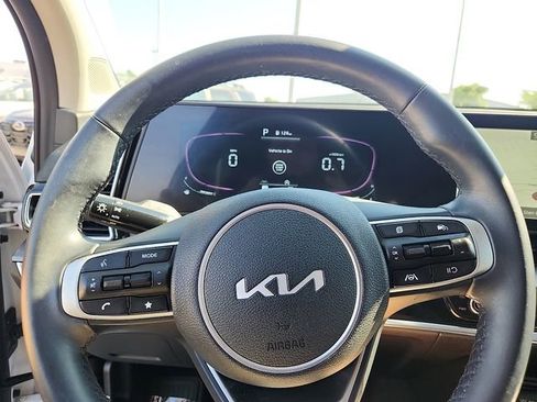 Used 2024 Kia Sportage EX FWD image 19