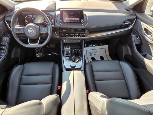 Used 2023 Nissan Rogue SV w/ SV Premium Package image 11