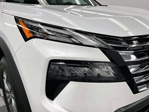 New 2025 Nissan Rogue S image 13