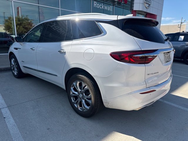Used 2021 Buick Enclave Avenir w/ Avenir Technology Package FWD image 3