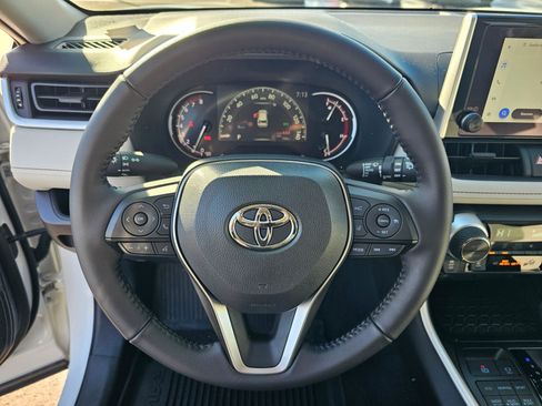Used 2025 Toyota RAV4 XLE image 22