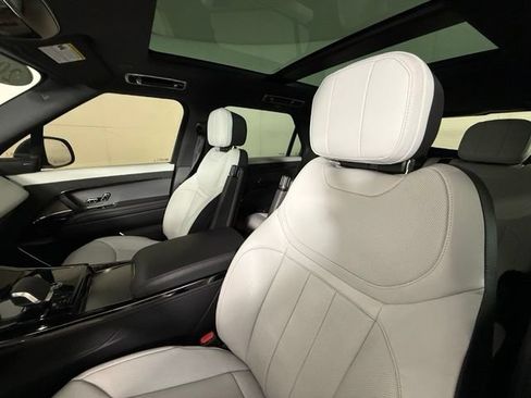 Used 2025 Land Rover Range Rover Sport Dynamic SE AWD/4WD image 7